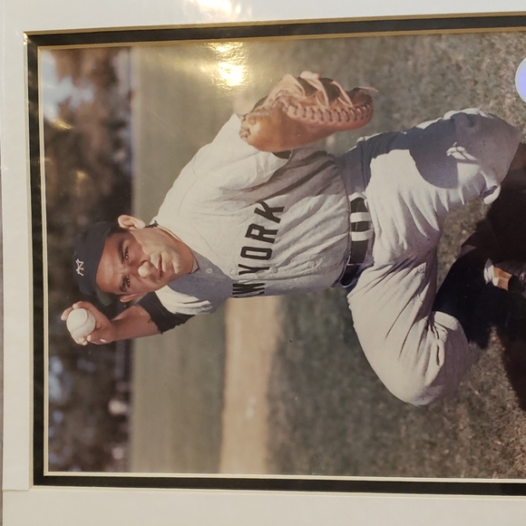 Yogi Berra USPS Matted Photo 16x12 - Picture 2 of 7